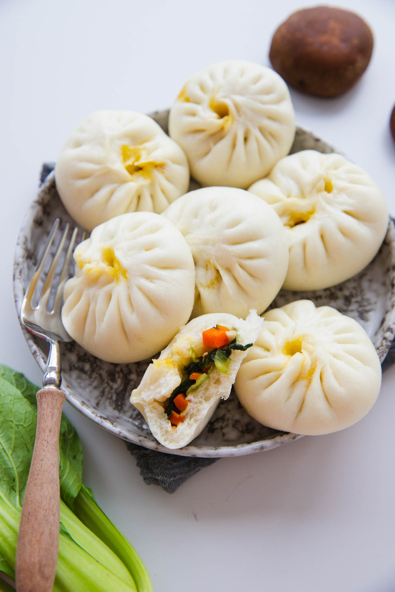 baozi with mushroom and Bok Choy|chinasichuanfood.com