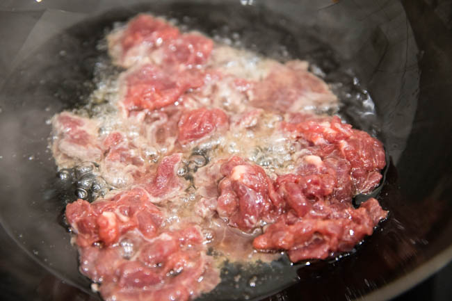 beef and snow pea stir fry|chinasichuanfood.com