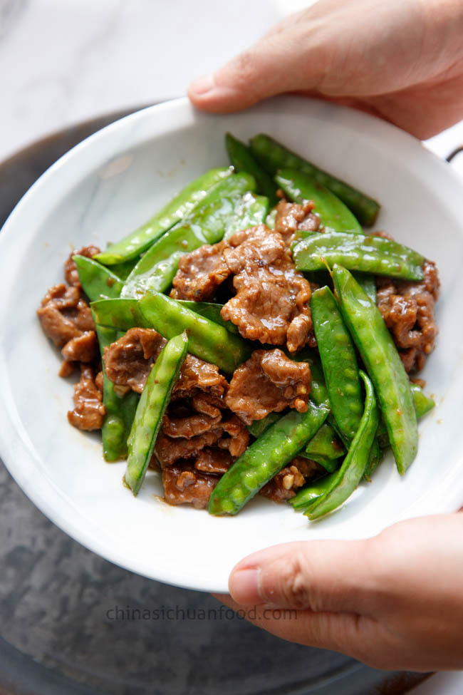 beef and snow pea stir fry|chinasichuanfood.com