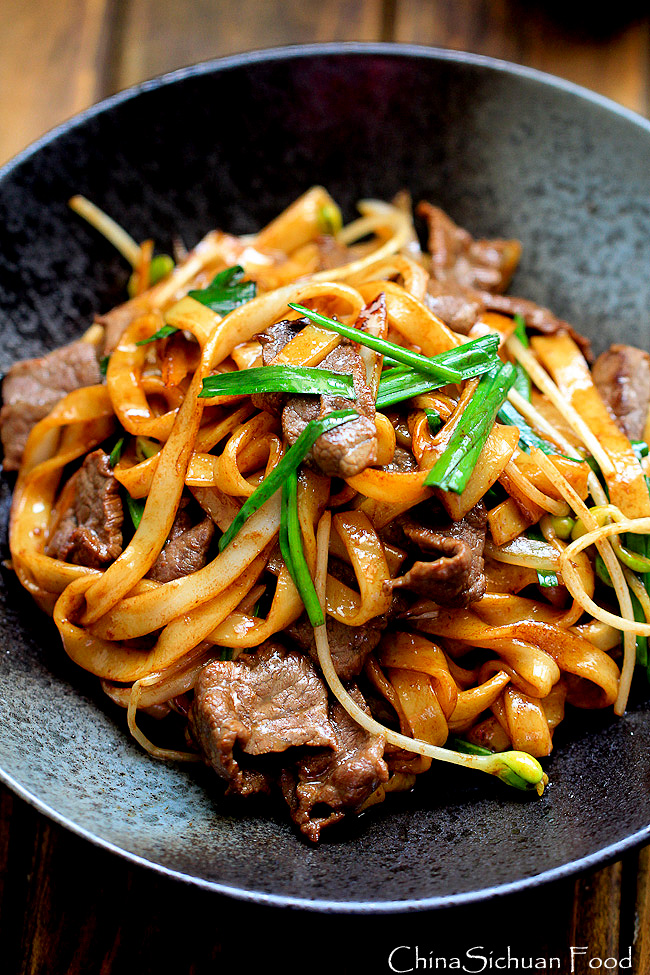 Beef Chow Fun Noodles(Pan-Fried Ho Fun)