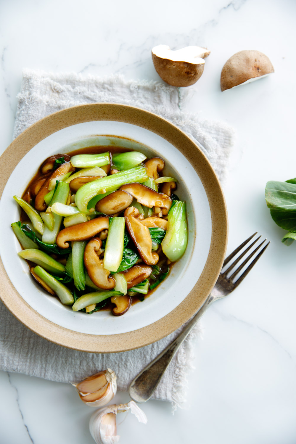 bok choy and mushroom stir fry|chinasichuanfood.com