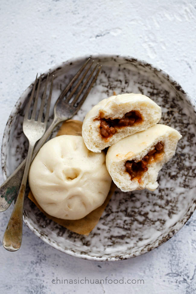 steamed char siu bao| chinasichuanfood.com