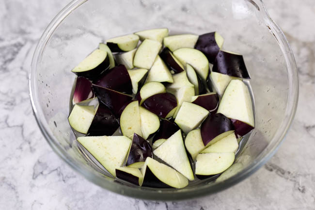 Eggplant with garlic sauce| chinasichuanfood.com