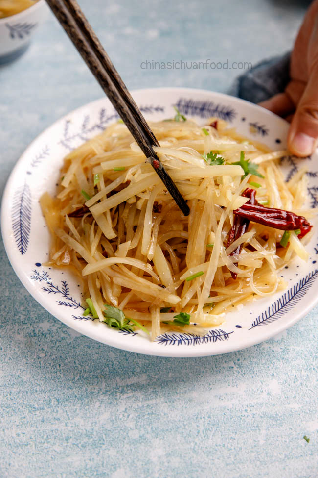 hot and sour shredded potatoes|chinasichuanfood.com