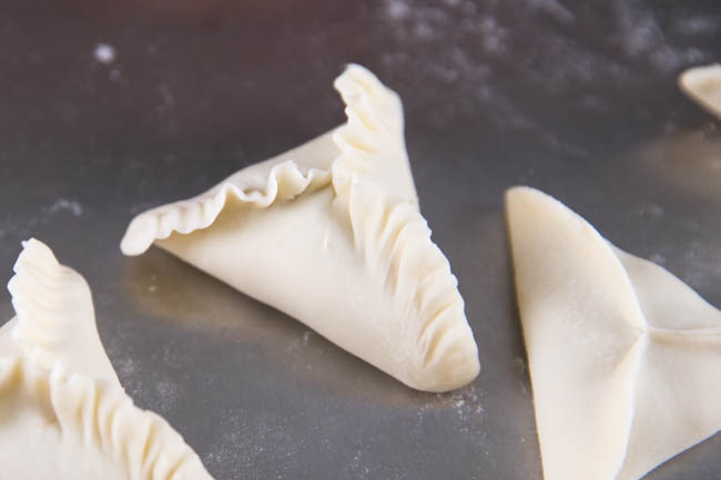 how to fold dumplings|chinasichuanfood.com