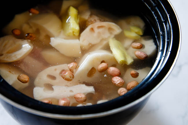 lotus root soup with pork ribs|chinasichuanfood.com