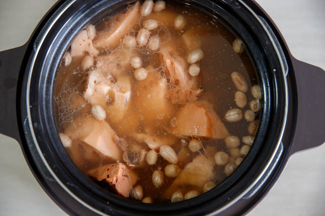 lotus root soup|chinasichuanfood.com