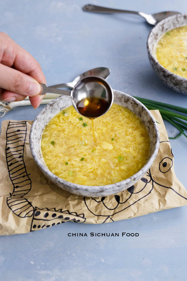 egg drop soup | chinasichuanfood.com