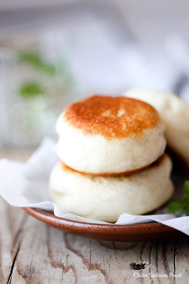 pan-fried Chinese buns