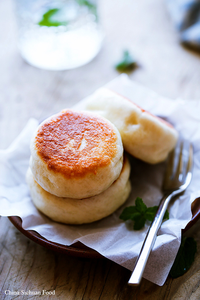 pan-fried Chinese buns