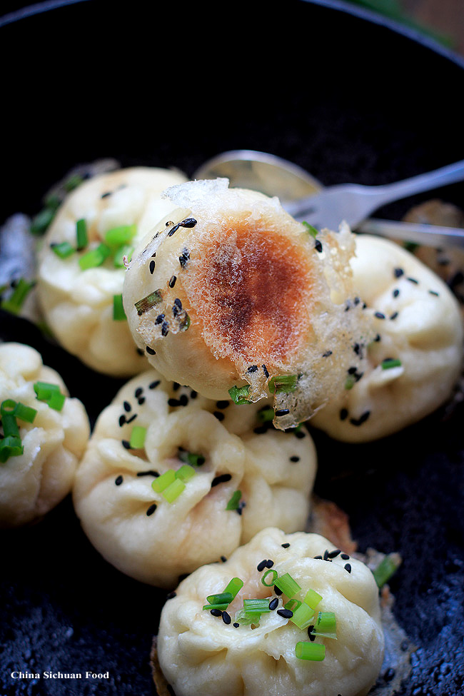 Sheng Jian Bao--Pan-Fried Pork Buns