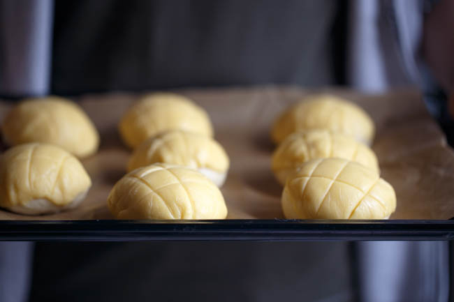 Pineapple buns|chinasichuanfood.com