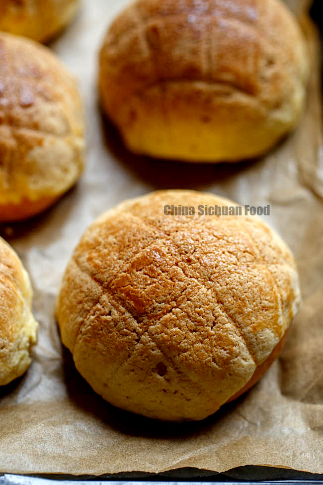 Pineapple buns|chinasichuanfood.com