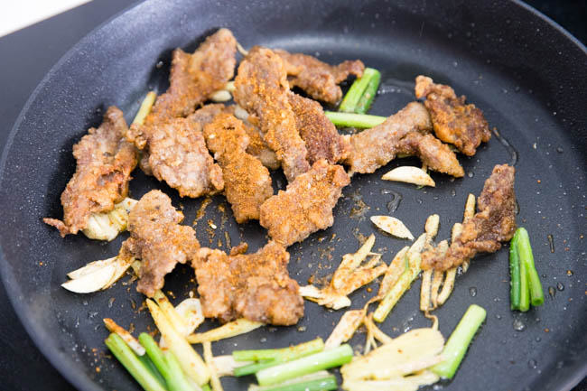 salt and pepper crispy beef|chinasichuanfood.com