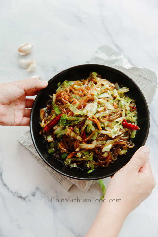 sweet potato noodle with cabbage|chinasichuanfood.com