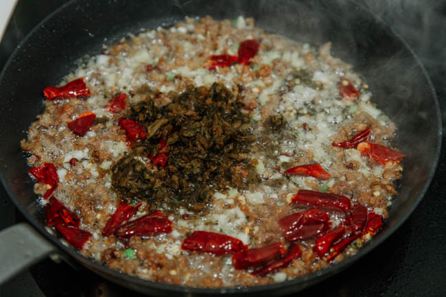 Sichuan dry fried green beans|chinasichuanfood.com