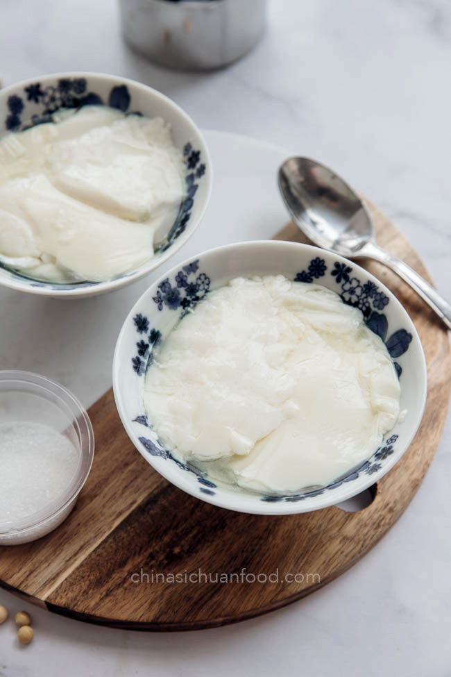 Chinese tofu pudding, tofu hua