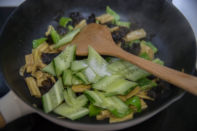 Tofu Skin Stir Fry |chinasichuanfood.com