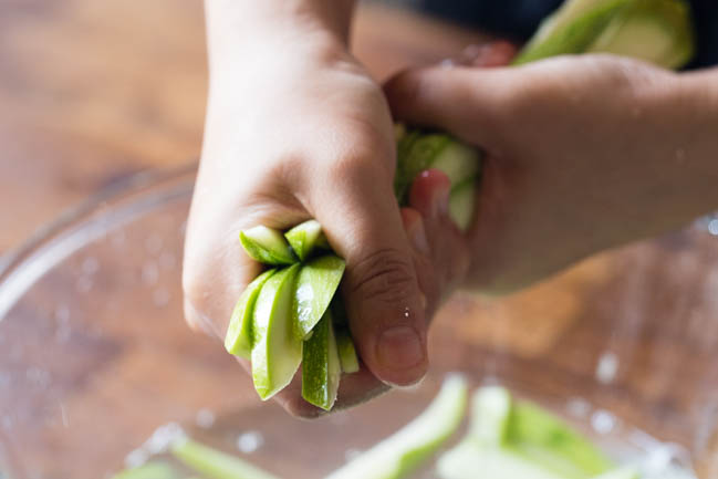 zucchini stir fry|chinasichuanfood.com