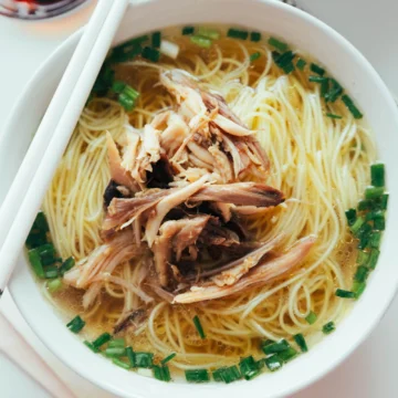 Chinese chicken noodle soup|chinasichuanfood.com