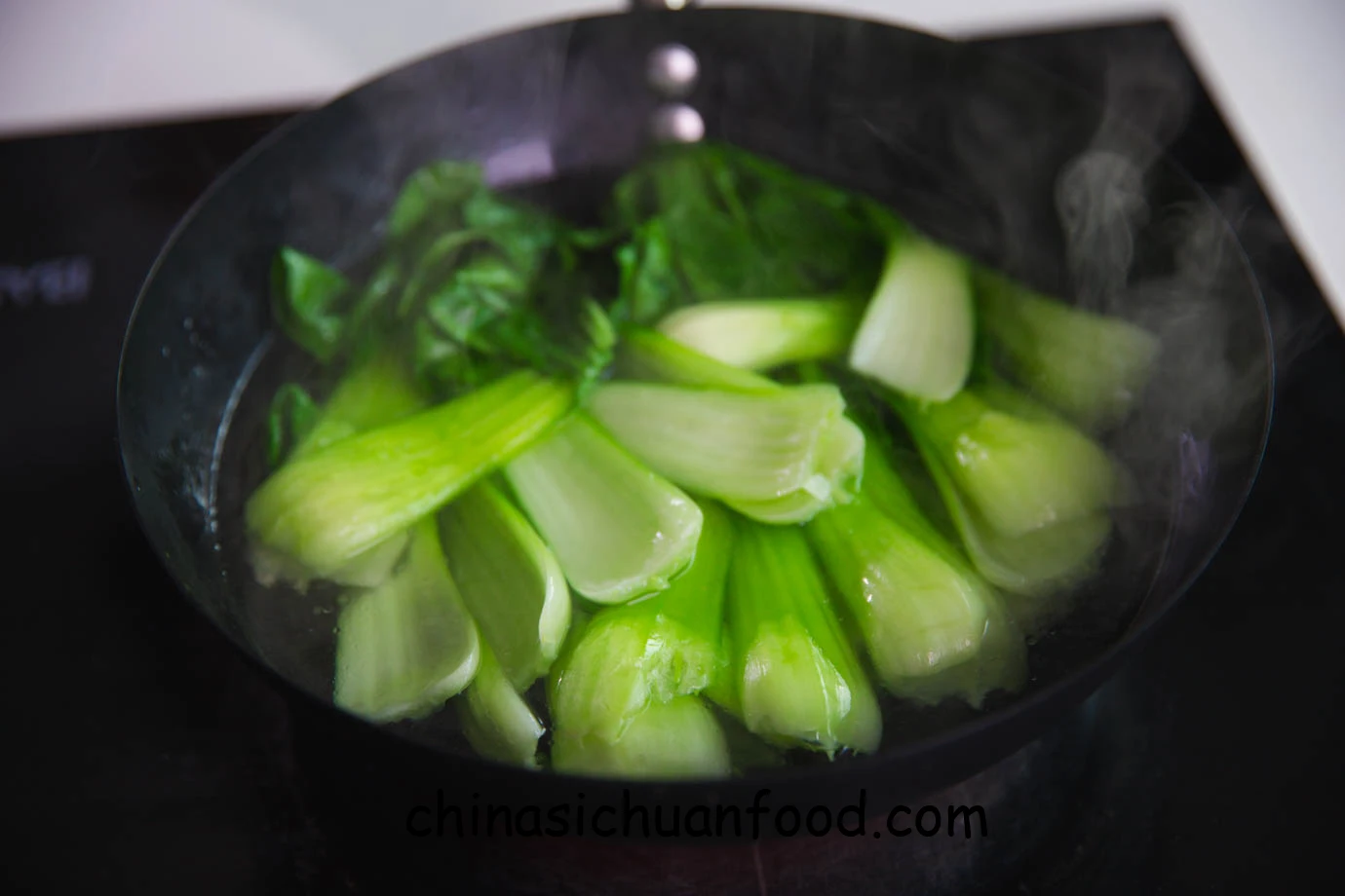 baozi with mushroom and Bok Choy|chinasichuanfood.com