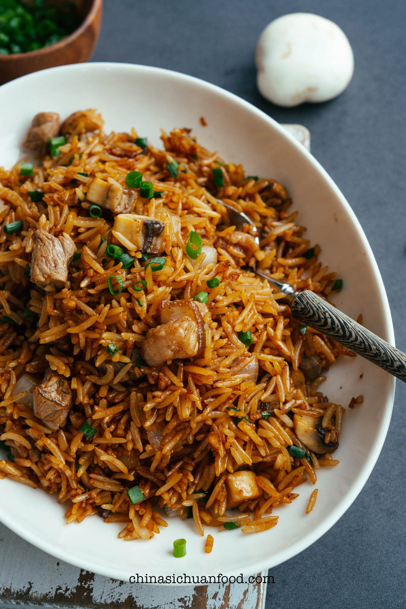 beef and button mushrooms fried rice | chinasichuanfood.com