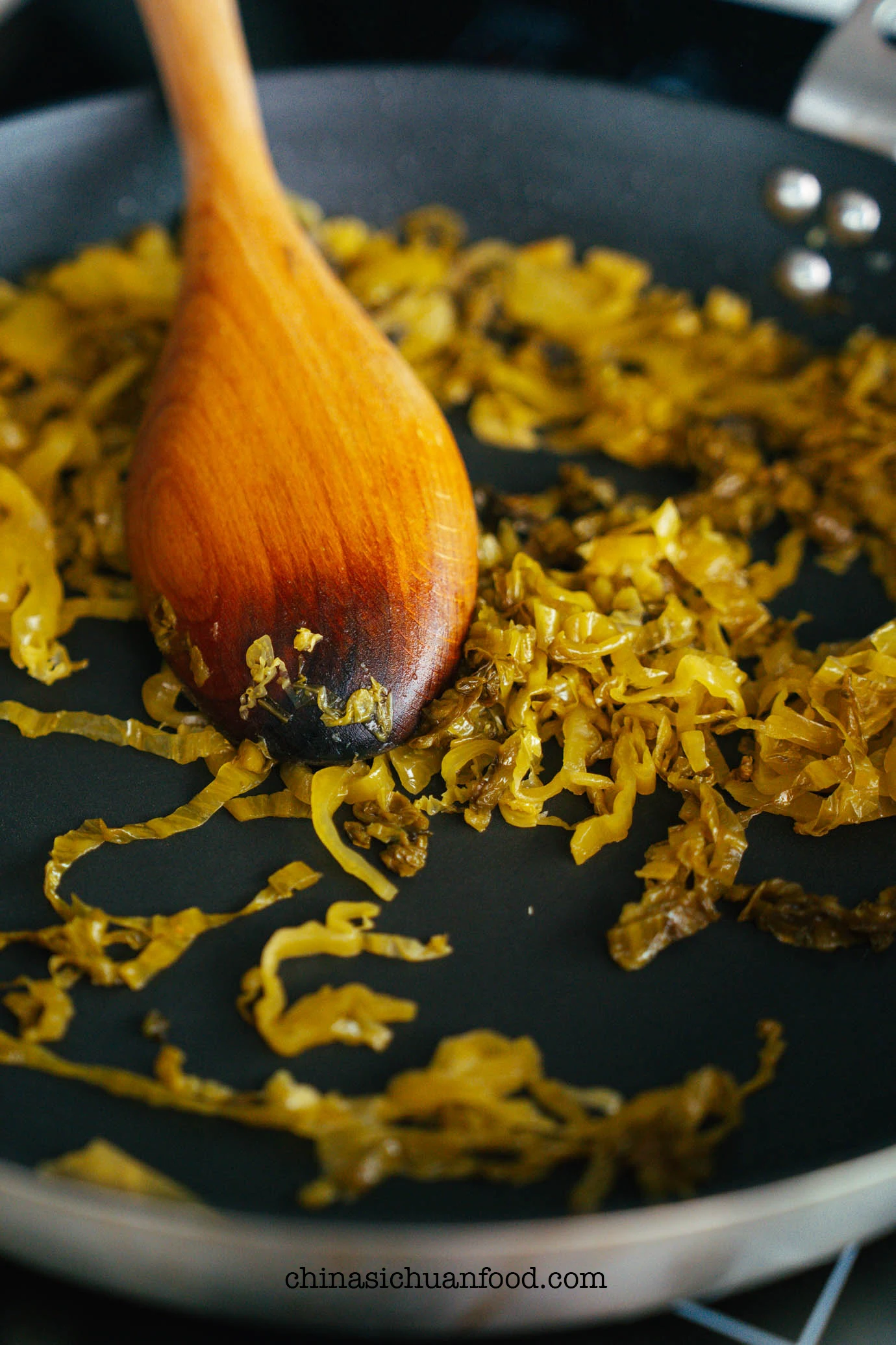 beef and mustard green fried rice | chinasichuanfood.com