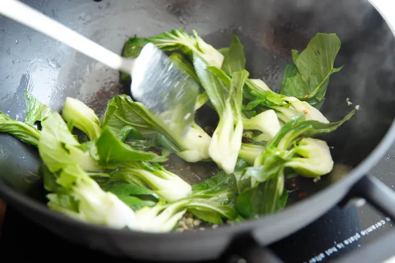 Bok Choy Stir fry with Chili Pepper and Garlic 