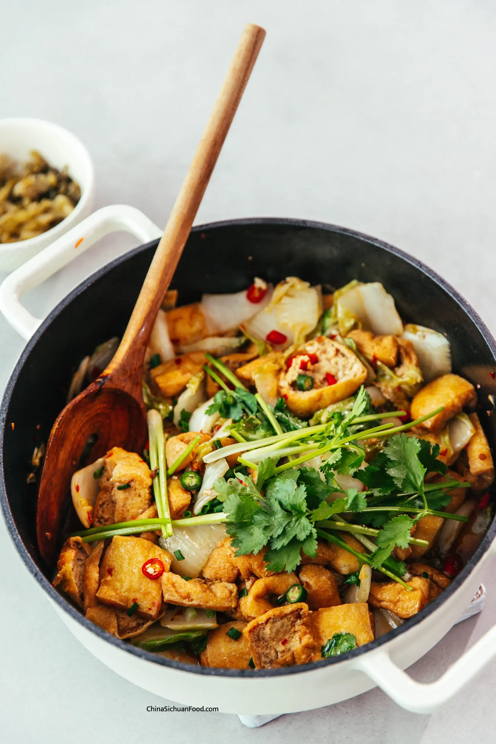 tofu puff braised with cabbage|chinasichuanfood.com