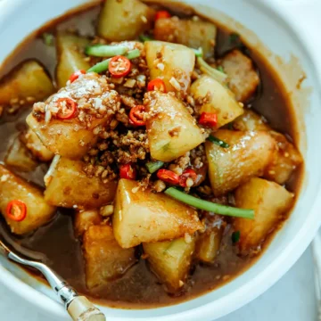 braised winter melon with minced pork|chinasichuanfood.com