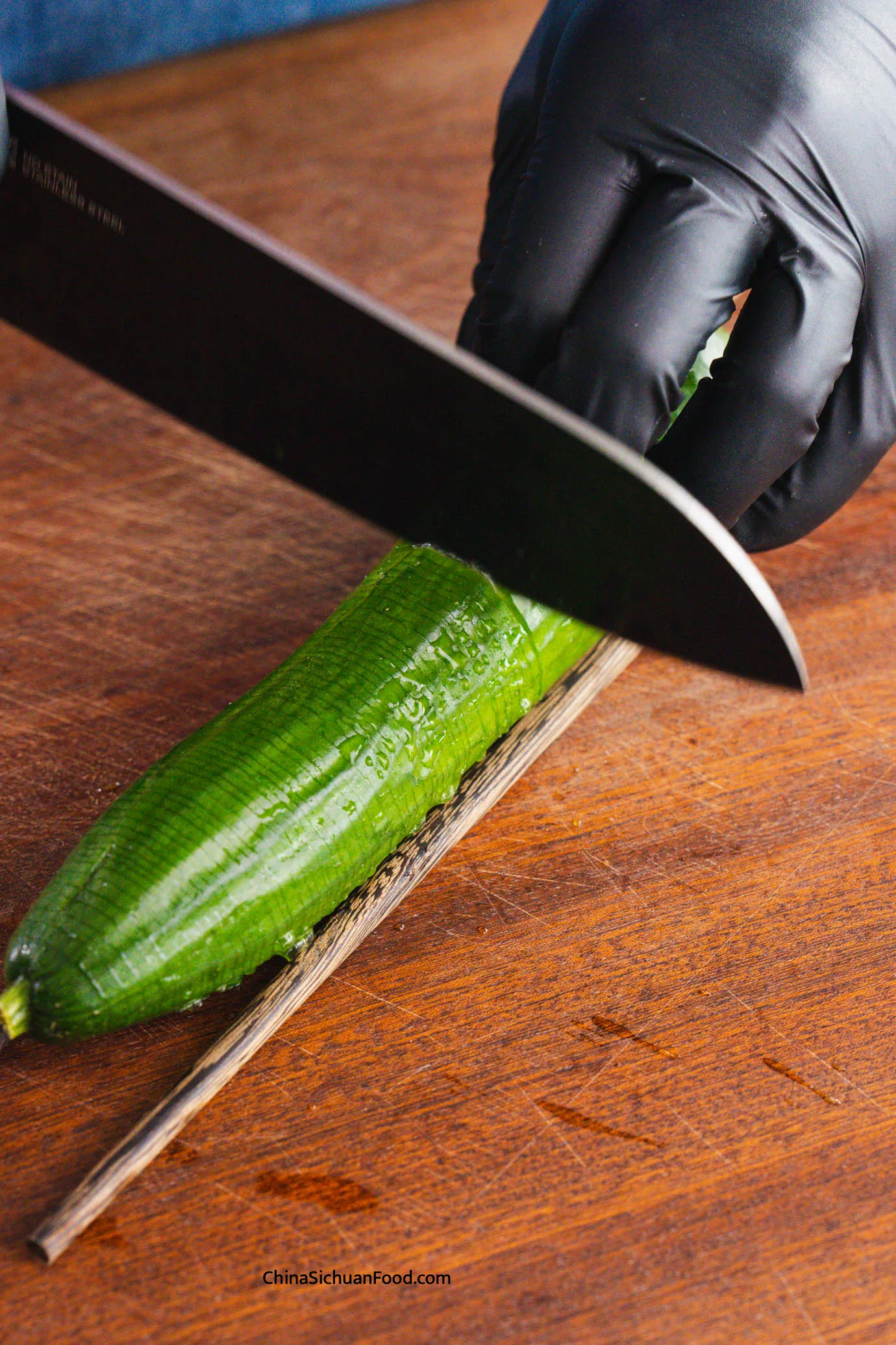 Asian Spicy Cucumber Salad | chinasichuanfood.com