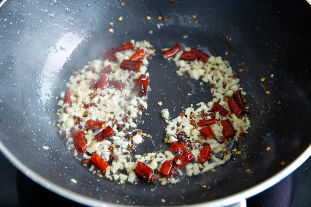 Kung Pao Cauliflower|chinasichuanfood.com