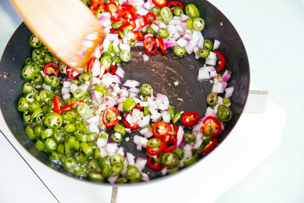 spicy minced beef stir fry | chinasichuanfood.com