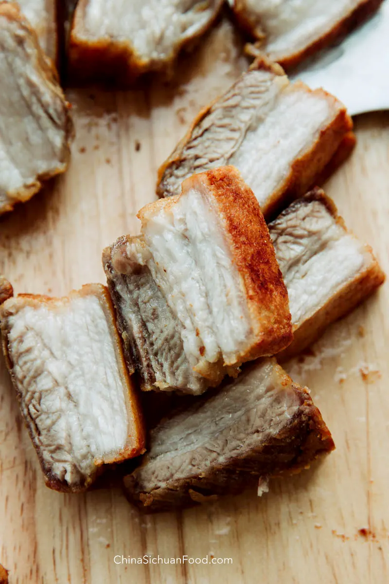 pan-fried crispy pork belly|chinasichuanfood.com