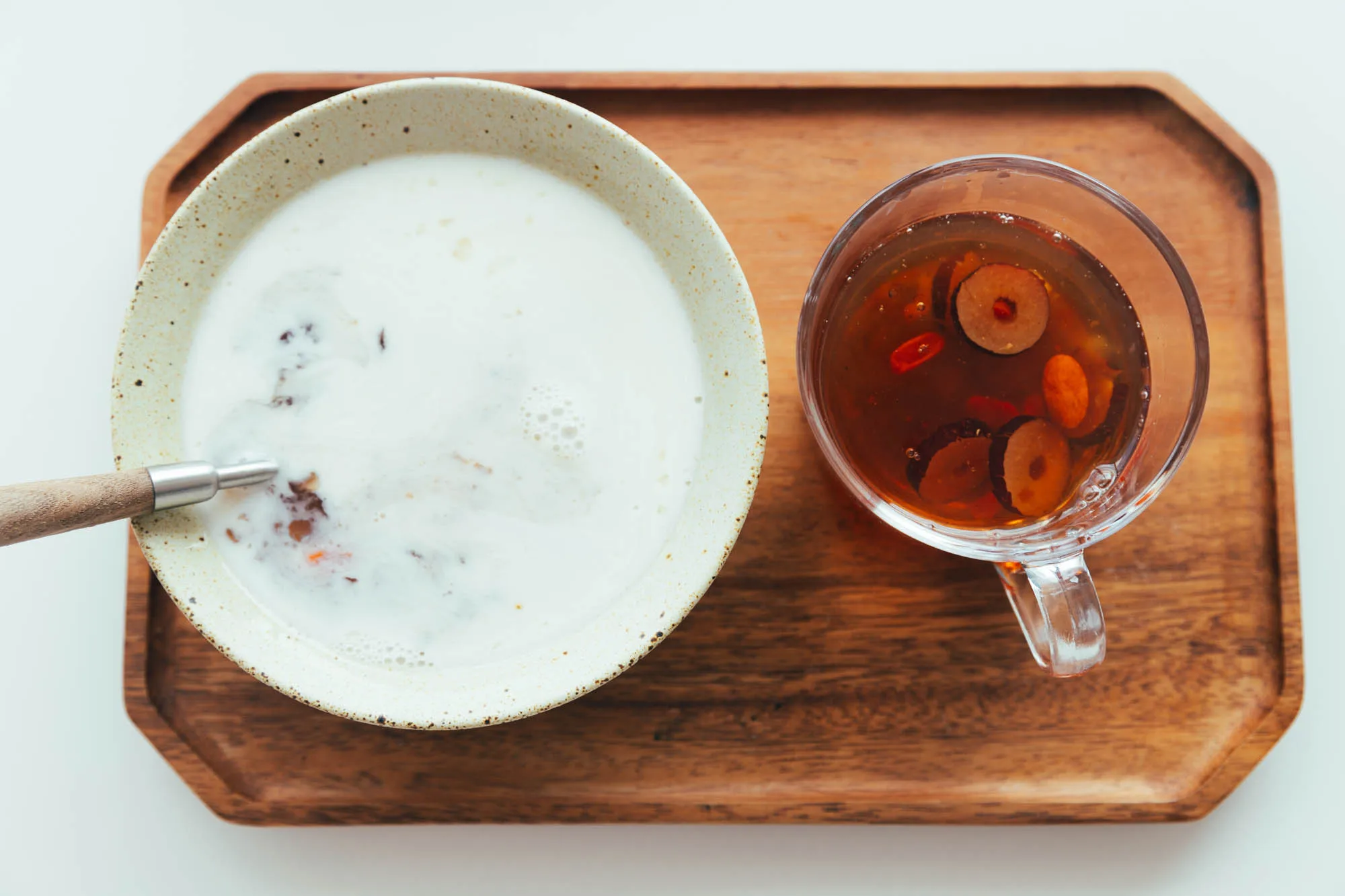 two ways of serving peach gum|chinasichuanfood.com