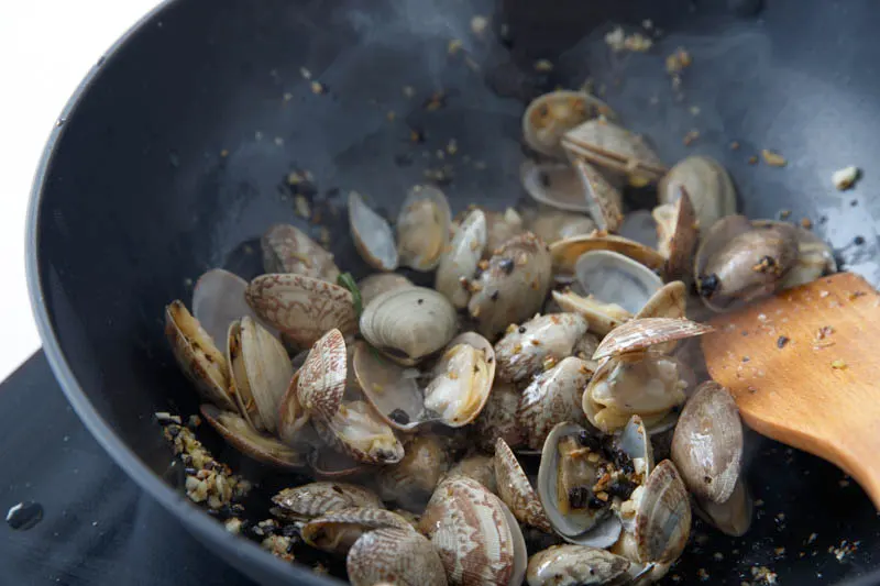 clam with fermented black beans|chinasichuanfood.com