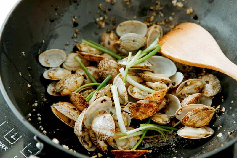 clam with fermented black beans|chinasichuanfood.com