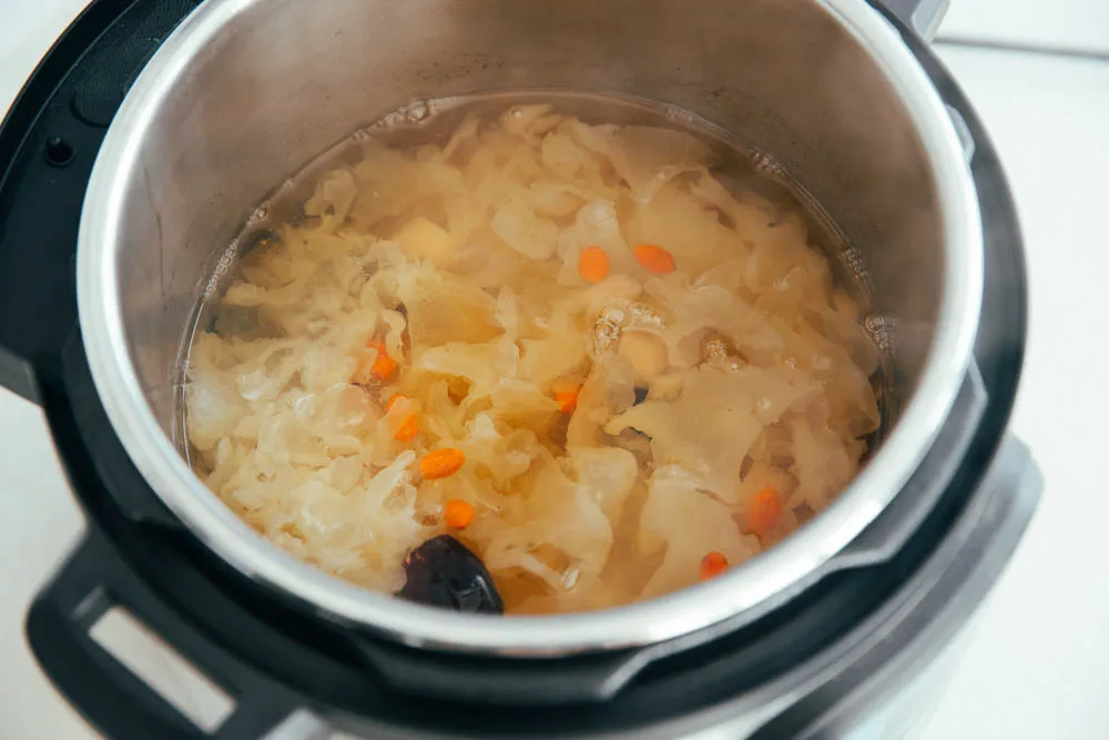 snow fungus soup|chinasichuanfood.com