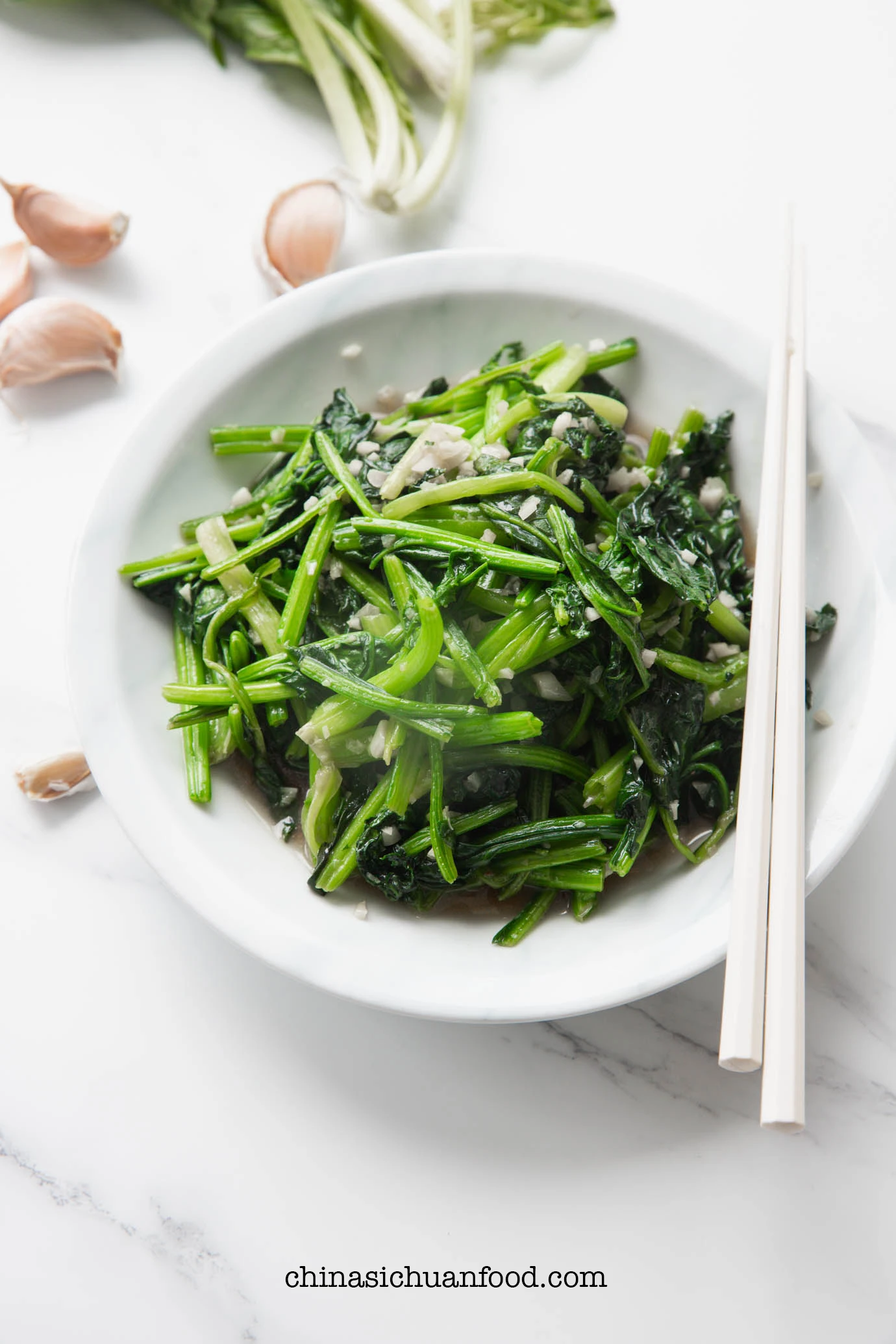 spinach stir fry | chinasichuanfood.com