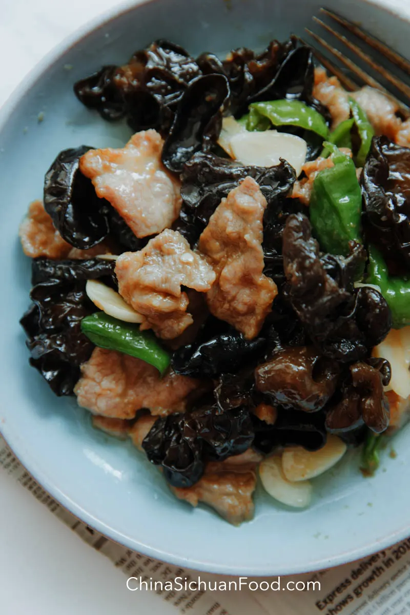 wood ear and pork stir fry|chinasichuanfood.com