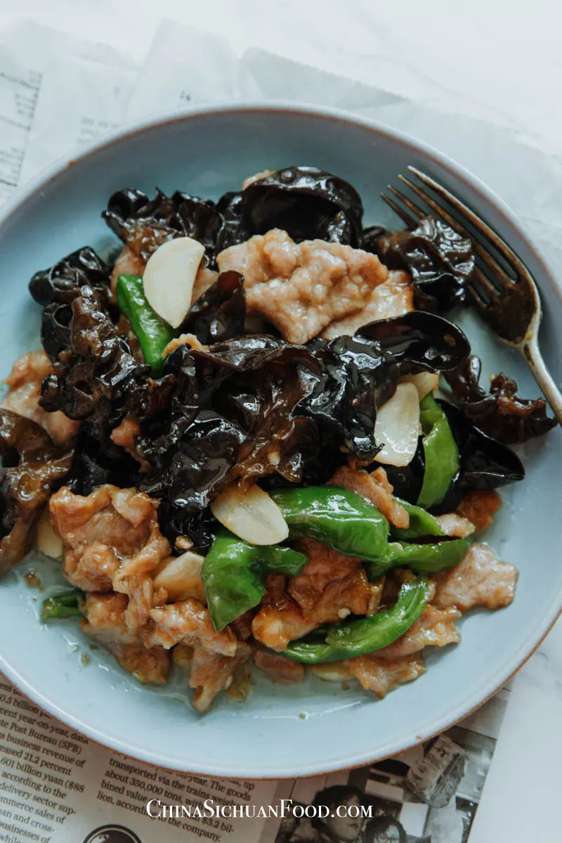 wood ear and pork stir fry|chinasichuanfood.com